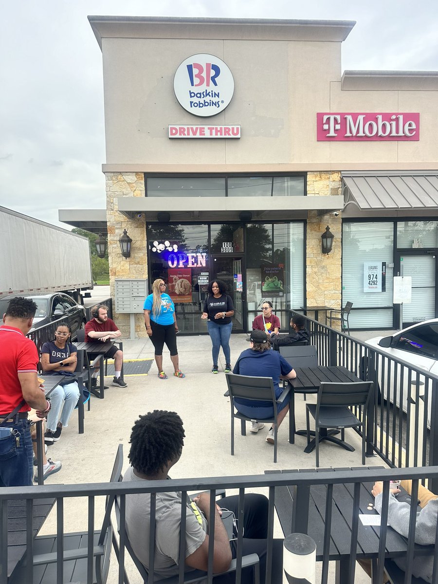 MzDeHar's tweet photo. Interview questions can be hard 🤨to answer, but these young adults did great 😊 practicing today while enjoying some deliciousness 🍦 Hiring success coming soon thanks to @MrsPhaeB… @HumbleISD_CAM @HumbleISD @MarcusAllen1977 https://t.co/CvcSSRXCVZ