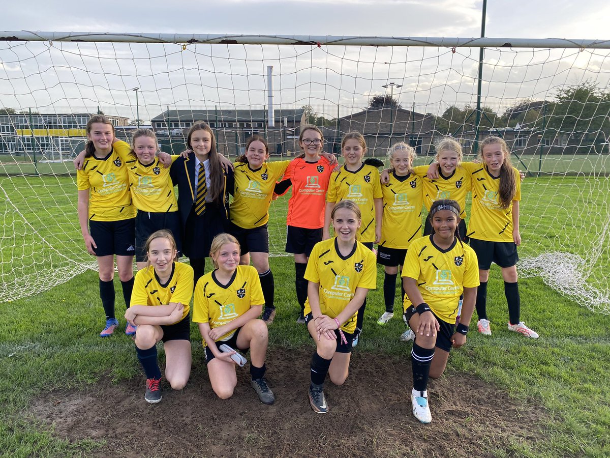 Park View School PE tweet media