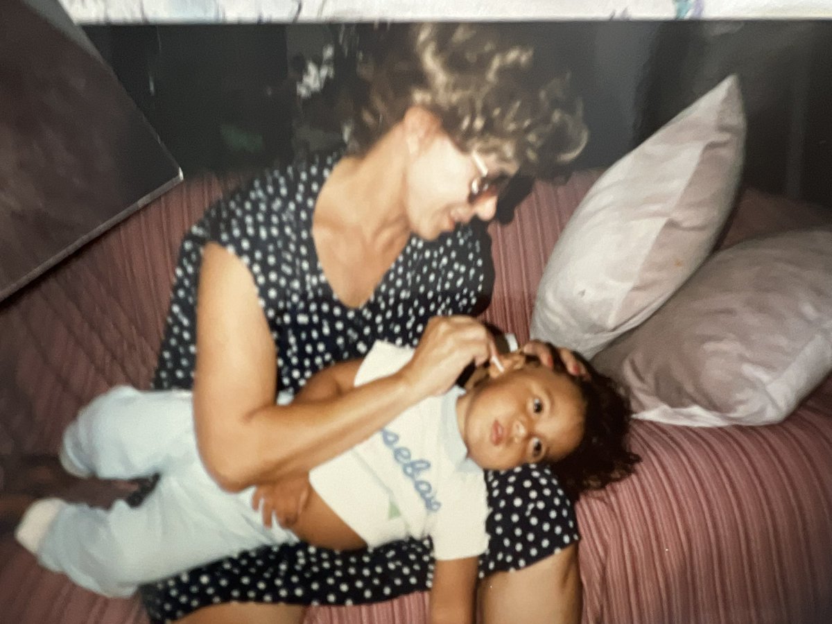 Mando425's tweet photo. Today is for the Abuelos! Me living the pechichon life con mi Mama Nelly 👑 y mi papa halando su pelo con abuelo porque yo soy malcriado jaja 😜 #spiritweek #timemachinetuesday #elpoderhispano @OHPAunstOHPAble @OHPAHacemos @keroninc @team_oselett @TeamForceOHPA @KDeSantiago5 https://t.co/6fEUmXCNYS