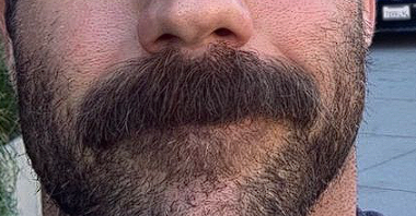 i'll be the house-wife if his facial hair is like this
