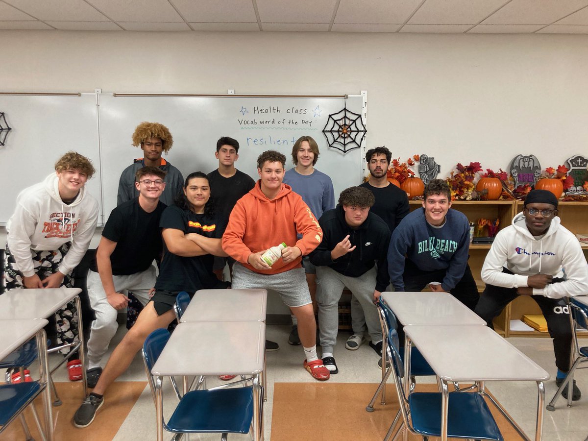 We battled on Saturday! Congrats to these players on their standout efforts

🟠Player of the Game Chase Shepanski
⚫️Hammer of the Game Marcus Roney
🟠Standout player Josh Campbell 
⚫️Specials Teams Key player AJ Cerretto
🟠O-Line Syrup Beast Group
⚫️D-Line Big Dog Max Tomaszewski