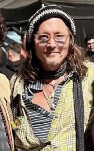 An_elf_pirate's tweet photo. This man out here just showing off his chest like it does nothing to us 😭 https://t.co/NzcLOqa0UL