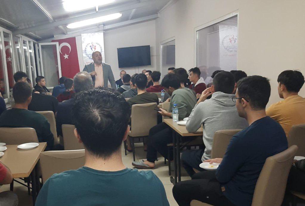 📌Sultan Divani Yurdu 
📌Kamil Miras Yurdu

Öğrencilerimizle güzel bir söyleşi gerçekleştirdik.

Yeni eğitim-öğretim yılında her bir evladımıza başarılar diliyorum.
<a href="/OA_BAK/">Dr. Osman Aşkın Bak</a>