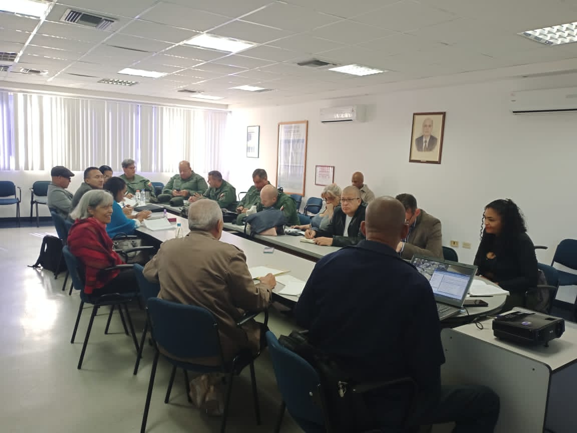 iaesen_umbv's tweet photo. #10Oct Actividades del Doctorado en Seguridad de la Nación III Semestre UC. Seminario de Investigación II Docentes Dr. Victor Cordova y Dra. Elizabeth Leal y la UC. Geopolítica y Geoestrategia Aplicada, Docente Dra. @Danielarodrimar @NicolasMaduro @vladimirpadrino @FelixOsorioG https://t.co/MynzdDOdOs