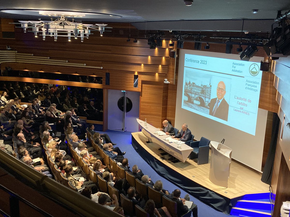 Conférence annuelle de l’AFA.
300 personnes étaient présentes ce soir pour écouter Laurent Aynès parler sur le thème de l’autorité de l’#arbitre.
Suivie d’un échange avec la salle.
Passionnant!