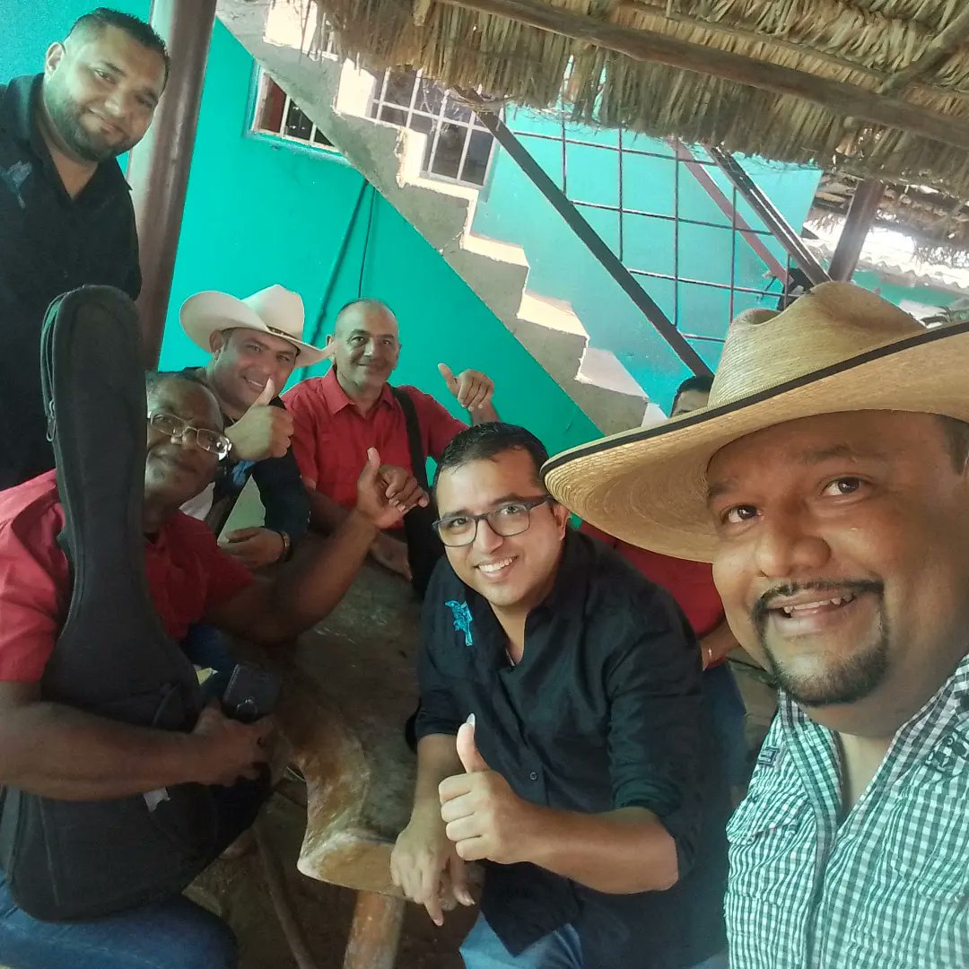 Juan Carlos Primera (@primeragavilan) on Twitter photo Buen equipo Buen equipo