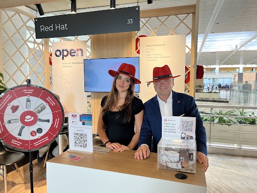 RedHatTelco's tweet image. ¡Hola! Busy busy days at #FYUZ23 - want to learn more around integrating and deploying #OpenRAN efficiently? Stop by our booth to speak with our #RedHat experts.