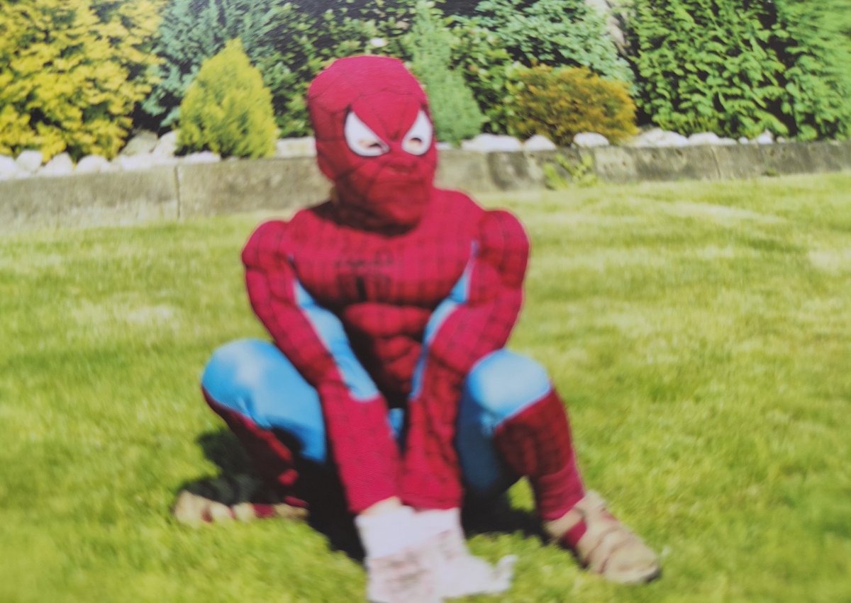 Maartendo's tweet photo. @bol_gaming_ Op mijn 6de rende ik in een Spider-Man pak door Doesburg. De Spidey liefde is nooit weggegaan daarom heb ik de vorige games geplatinumd. Ook heb ik alle films en zelfs (bijna) alle animatieseries gezien en veel comics gelezen. Als fan lijkt het mij geweldig om hierheen te gaan! https://t.co/XD9FuYWIT9