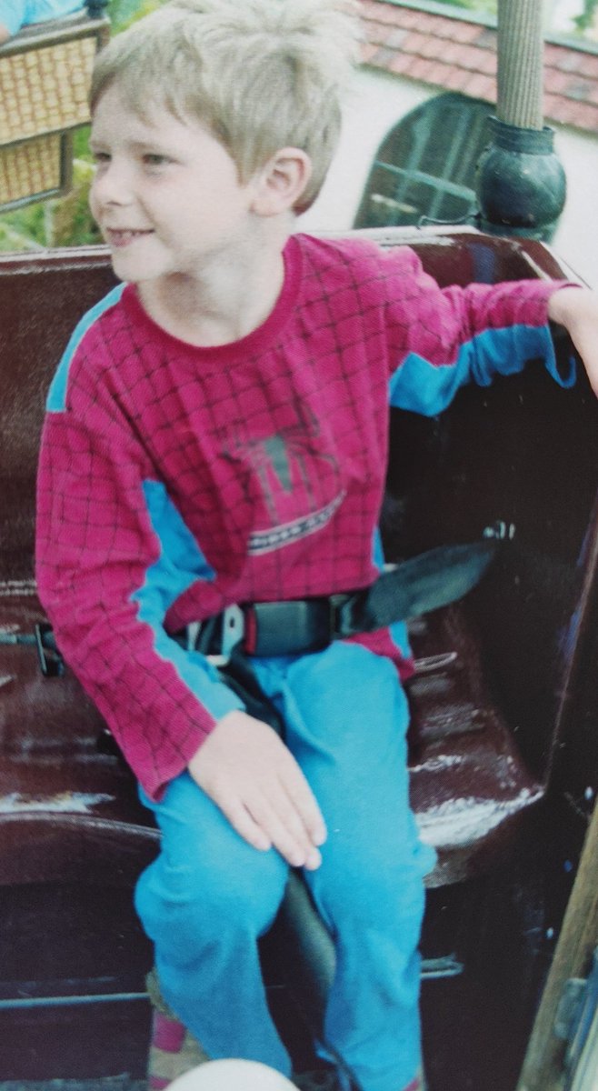 Maartendo's tweet photo. @bol_gaming_ Op mijn 6de rende ik in een Spider-Man pak door Doesburg. De Spidey liefde is nooit weggegaan daarom heb ik de vorige games geplatinumd. Ook heb ik alle films en zelfs (bijna) alle animatieseries gezien en veel comics gelezen. Als fan lijkt het mij geweldig om hierheen te gaan! https://t.co/XD9FuYWIT9