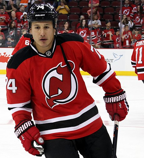 MichaelBurechai's tweet photo. @KIN110UofR Jordin Tootoo was a professional hockey player who played for the Nashville Predators, Detroit Redwings, New Jersey Devils, and Chicago Blackhawks. Of Inuit descent, he is the first Inuk player in the NHL. He totalled 723 games with 65 goals, 96 assists, and 1010 penalty minutes. https://t.co/EmeEt1EpPC
