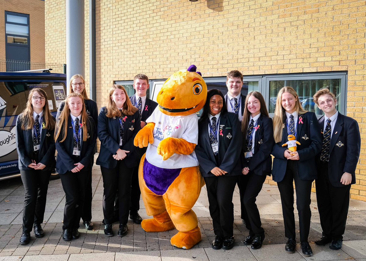 Alan_Brooks2's tweet photo. What an amazing day @SStmichaels created to support male mental health on #WorldMentalHealthDay2023. Launch of their #amimanlyenough campaign, followed by a visit from Kali @Kaleidoscope_PG, topped off by @KensingtonRoyal sending a lovely message to one of our students https://t.co/kYE3hphH3T