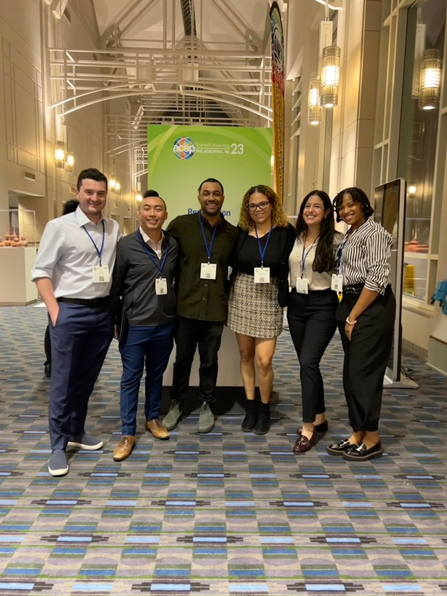 CookCountyEM's tweet photo. Our PGY4s are at ACEP and looking fresh 🔥 #ACEP23 https://t.co/S0EWPBlN6h
