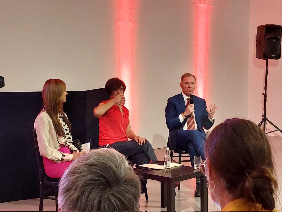 Joy in, and economic growth via the creative industries seemed to be the main takeaway from @ThangamMP and @RhonddaBryant at tonight's @LabourCreatives event at the Tate in Liverpool. As always lots of really interesting people to chat with.