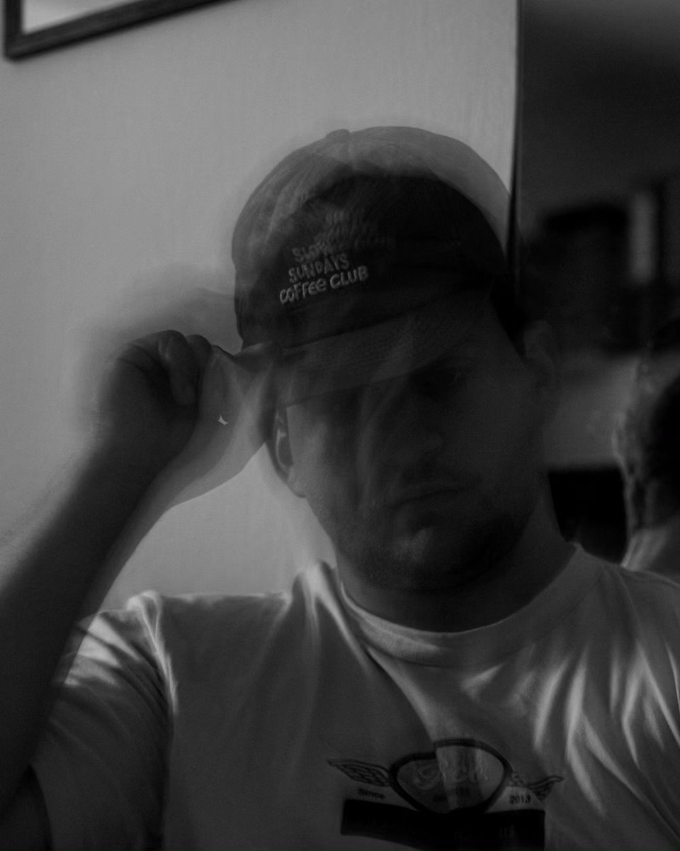 mosers01's tweet photo. did a bit of an lowlight study on my self, selfportraits https://t.co/LMvqd7fmM7