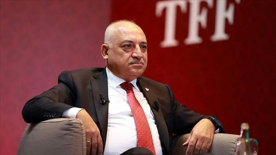 Armasında Ay yıldızı taşıyan,
Beşiktaş Jimnastik Kulübü,
Türk Futbolunun kurucusudur. 🦅

Haddini bil!

#futbolunkatilibüyükEkşi