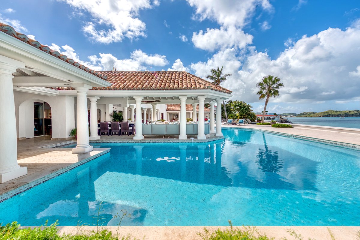SXMSIR's tweet photo. Escape the hustle and bustle and experience the luxury of Petite Plage 5 in Grand Case, St. Martin this holiday season! Our 6 bedroom villa offers the perfect tranquil getaway for you and your loved ones! #GrandCase #StMartin #VillaGetaway #Sxm https://t.co/Umt27QeUdT https://t.co/yaPLW7uWKP