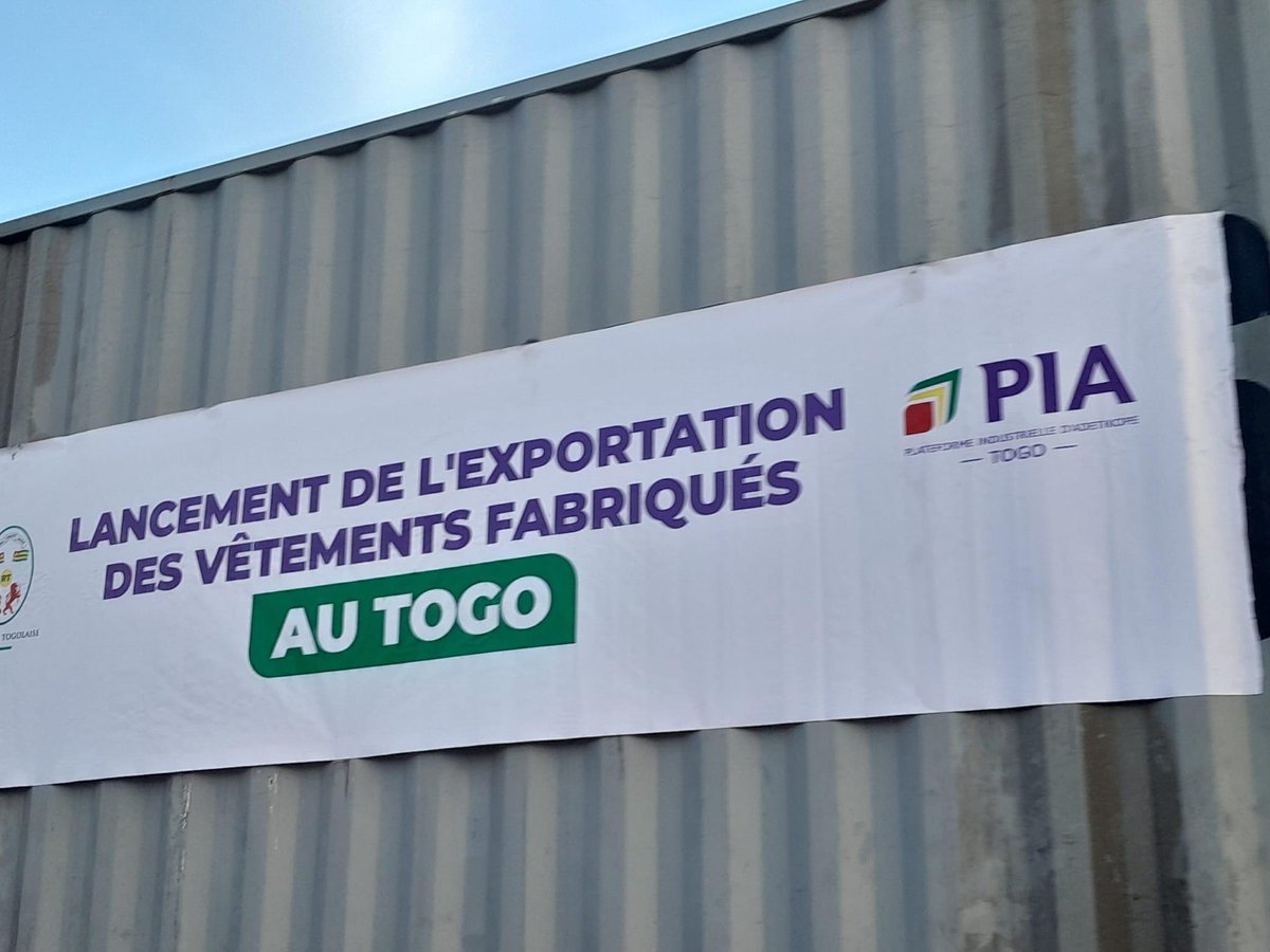 PascyNDAYAMBAJE's tweet photo. Moment Historique pour le #Togo!

Lancement de l’exportation vers les États Unis d’ Amérique des vêtements « Made in Togo ».

123380 vêtements commandés par la marque américaine  🇺🇸 The Children's Place, partis aujourd’hui à destination des USA. https://t.co/o0YX4AIsb3
