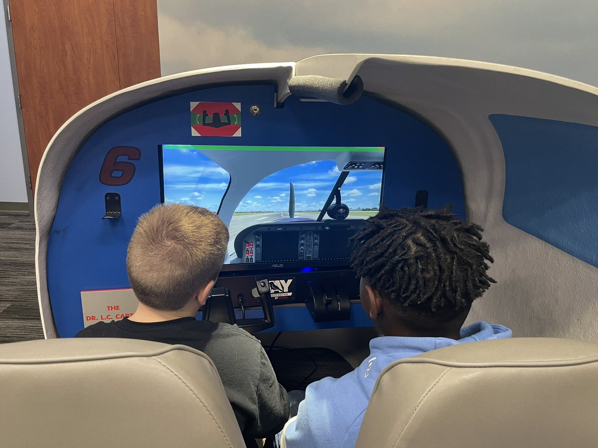 MrsFemmel's tweet photo. @setaneisd kiddos are taking to the skies! Thank you Lone Star Flight Museum for this amazing opportunity! @WeTeachSETA_CTE @6_SETA @mguerrero_SETA https://t.co/jZAoIP5KcE