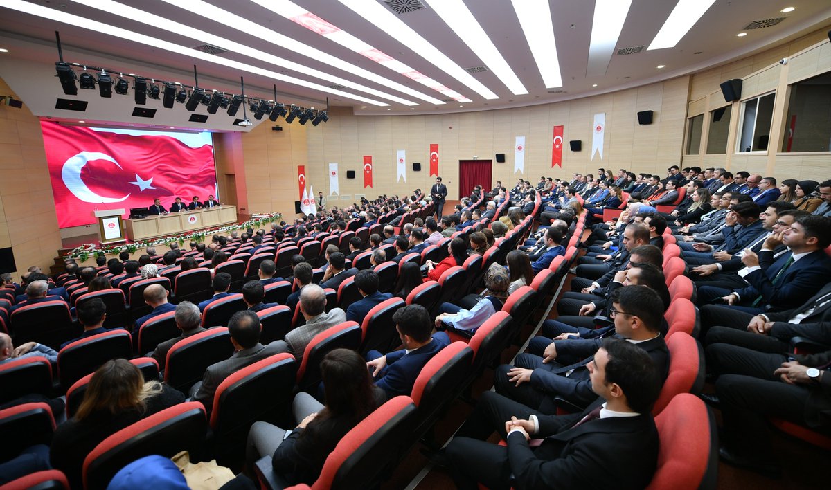 İstanbul Adalet Sarayı'nda yargı mensuplarımız ve personelimizle bir araya gelip, çalışmalarında kolaylıklar diledik.