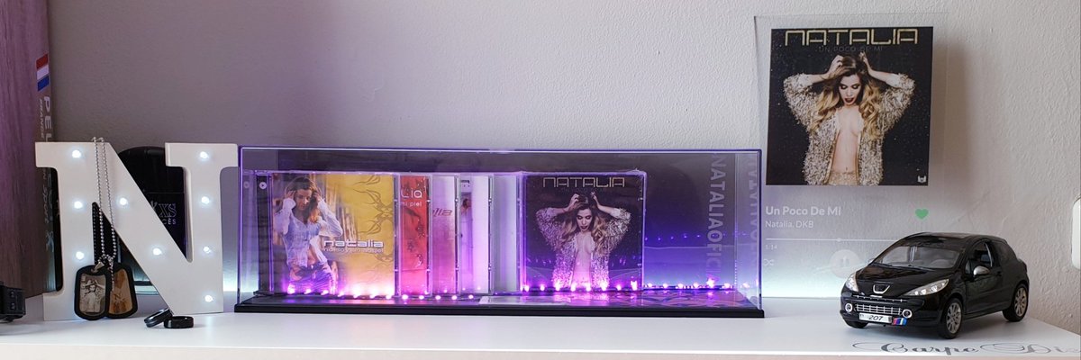 SV_HECTOR86's tweet photo. @Formula_Music Si solo pudiera rescatar un álbum musical de mi colección sería sin ninguna duda #UnPocoDeMi . Donde tiene todos mis canciones favoritas y es el primer CD que tuve firmado por ella.
@NataliaOficial_ 👑 https://t.co/dLbp1fjNMO
