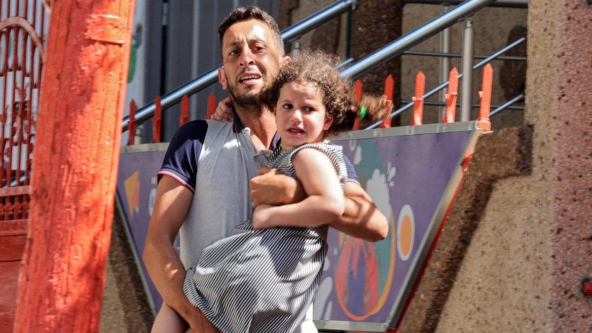 pastblas_t's tweet photo. A un padre Palestinese che ha perso i figli, ammazzati da un bombardamento israeliano non frega un cazzo di Hamas. 

A un padre Israeliano che ha perso i figli ammazzati dalla brutalità di Hamas non frega un cazzo di Netanyahu. 

Gli esseri umani sono soli nel dolore.
#Israele https://t.co/jrv9bUOqrB