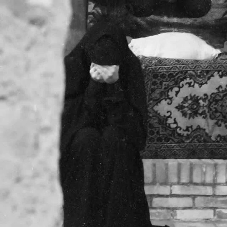 qalamqalb's tweet photo. Quand une femme aime un homme, elle aime cet homme.. 
Et la seule personne qui peut détruire ça, c'est cet homme. https://t.co/Jsr1JoG2pt