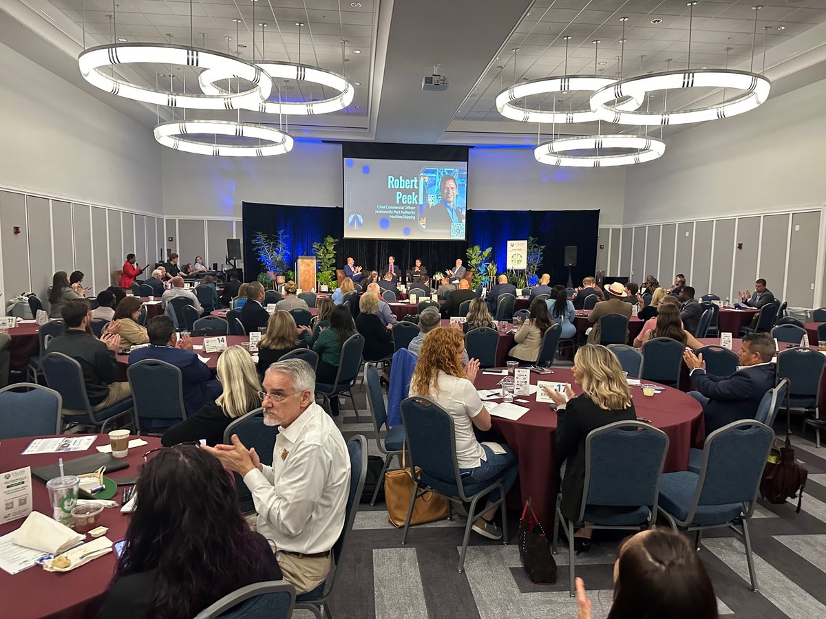 Showcasing the strength of Jacksonville’s transportation community 🚚🏗️🏭🚢

Today, JAXPORT joined representatives from throughout the region’s supply chain network at the “Jacksonville America’s Logistics Center Forum” hosted by the Transportation and Logistics Organization