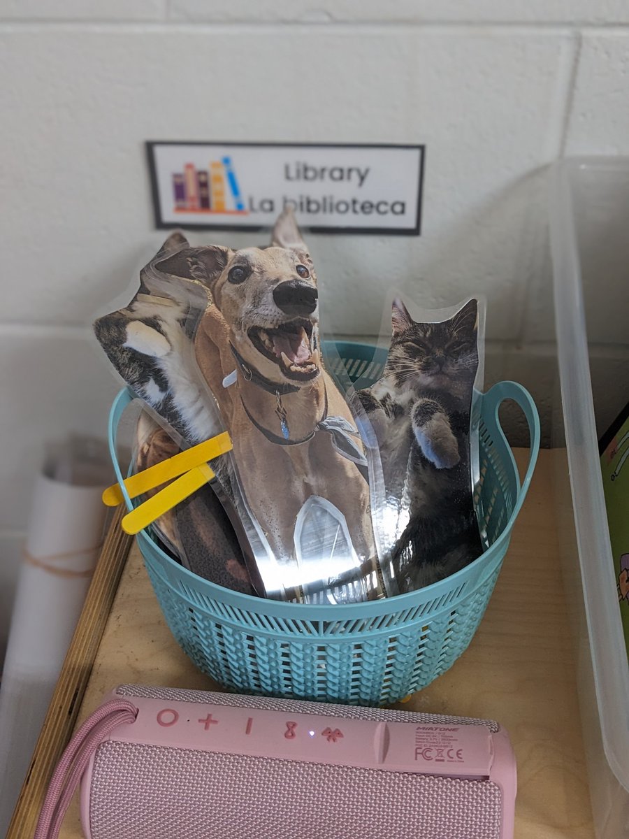 New reading buddies were definitely feeling a warm welcome this morning. I spy <a href="/psprincess18/">Jennifer Chamoun</a>