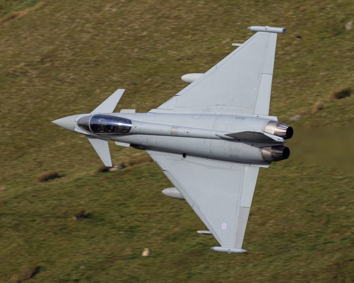BFGbronco's tweet image. Typhoon looping today. #machloop @MachLoopUK