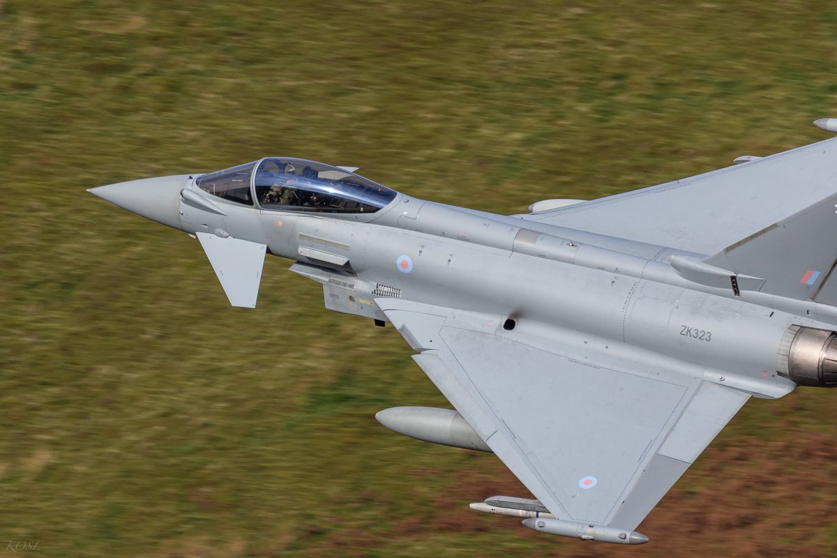 BFGbronco's tweet image. Typhoon looping today. #machloop @MachLoopUK