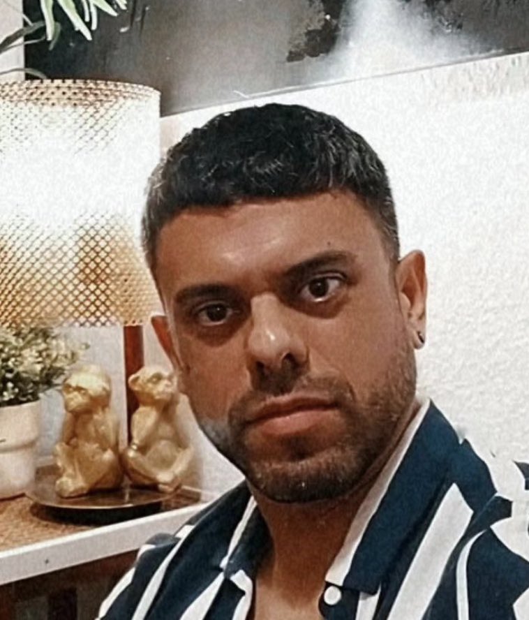 v1rginia_por's tweet photo. no sé si alguien conozca a este tipo, pero me acaba de decir que debería morirme en instagram y me coparía q le den RT y que sus amigos / familia sepan lo imbecil que es estoy cansada de q les salga gratis ser unos violentos https://t.co/JO2nPR6Ouy