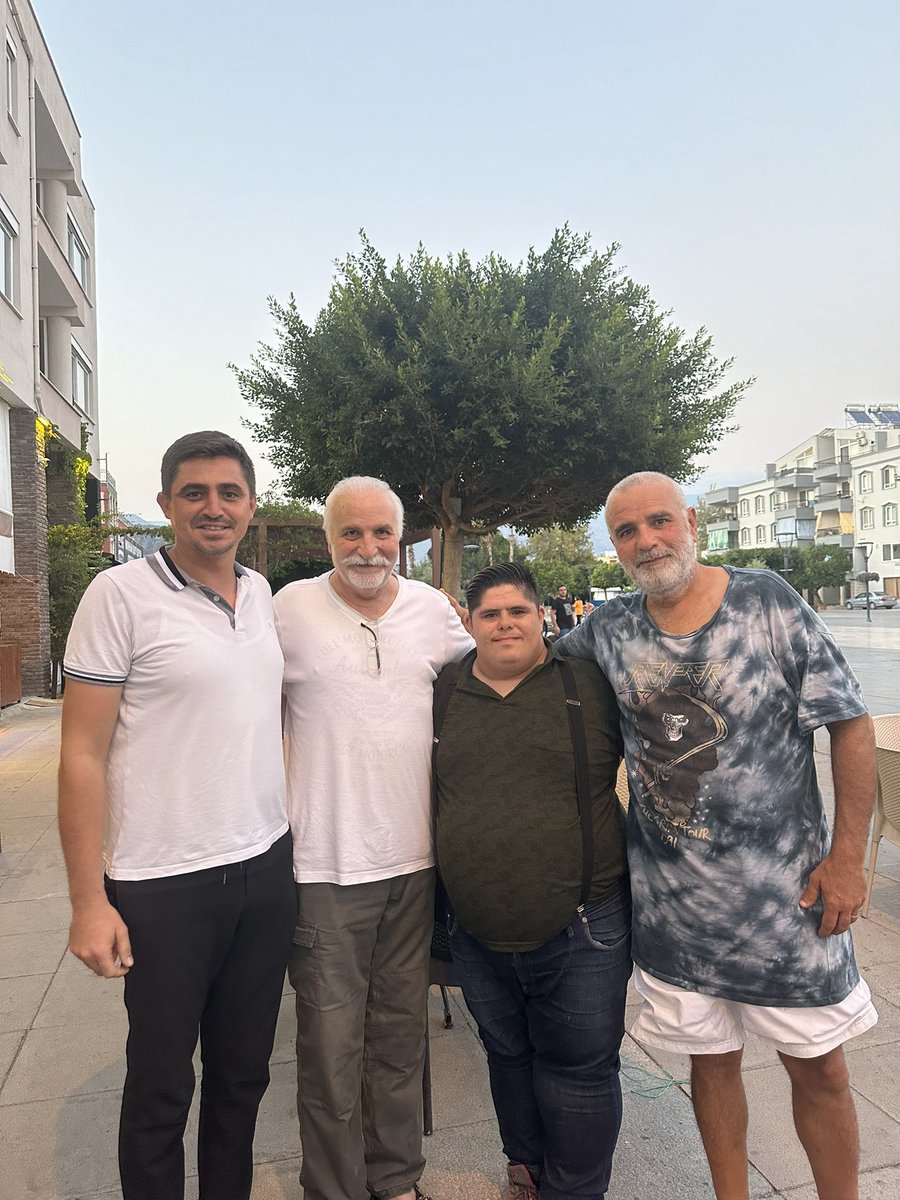 KaparBaris's tweet photo. Kıymetli komşum Fatih Kaçan 
ve abisi Üstad Hasan Kaçan 
güzel bir Demre hatırası…
@hetenketenabi https://t.co/1yRLhg4fjK