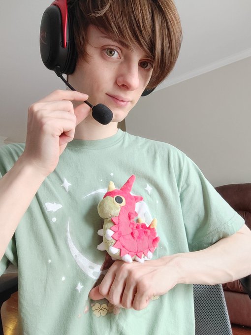 I decided today was wurmple appreciation day :3 ~ https://t.co/qP8BxLzUmb