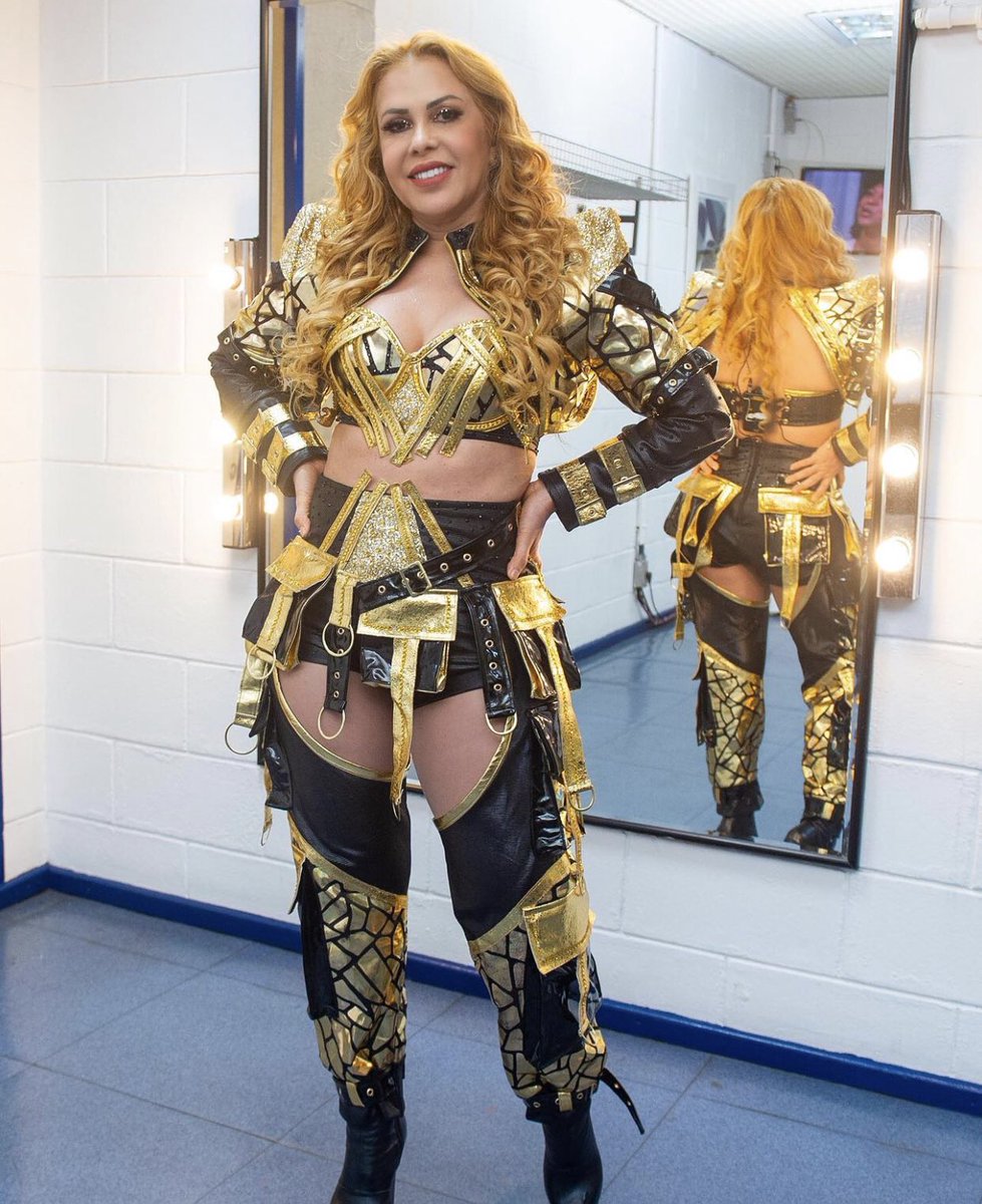 antonisertanejo's tweet photo. A sensação do momento Manu Bahtidao faz a sua primeira apresentação em Goiânia dia 16/12 na “Pecuária De Goiânia”, e junto com ela, a rainha do Calypso, Joelma! 💃🏿🥵👏🏿 https://t.co/pf2GVK0OQg