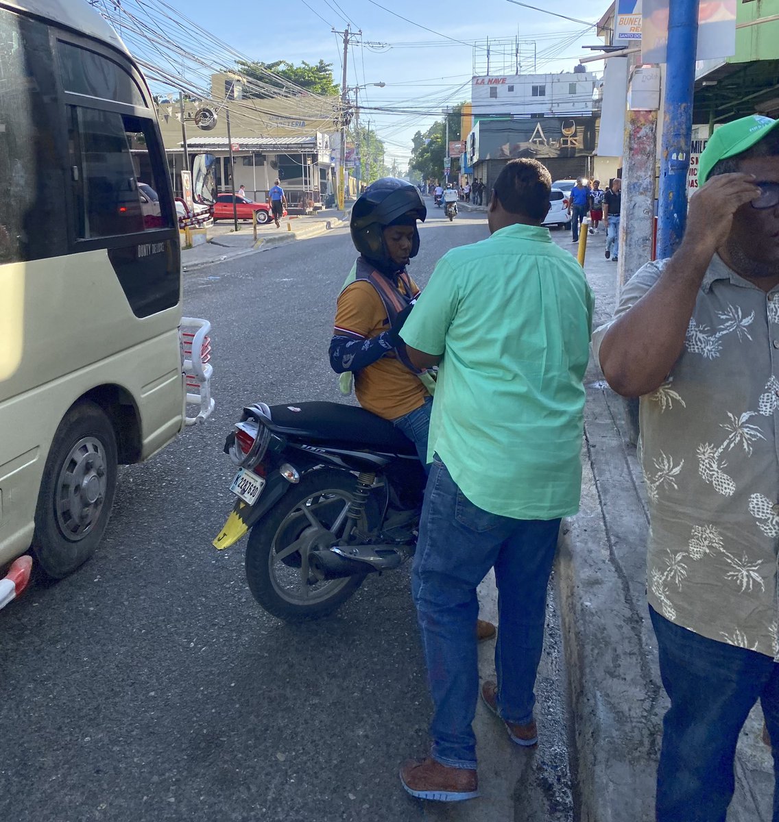 Asi se hace patria, gracias al compañero #alzequie  y a su esposa por organizar esta jornada de calentamiento junto a su movimiento #Avancemunicipal y la dirección media que presiden <a href="/SerrataAquilino/">Aquilino Serrata (Son)</a>  y #pedrobatistaregidor #juntosporunmunicipionuevo