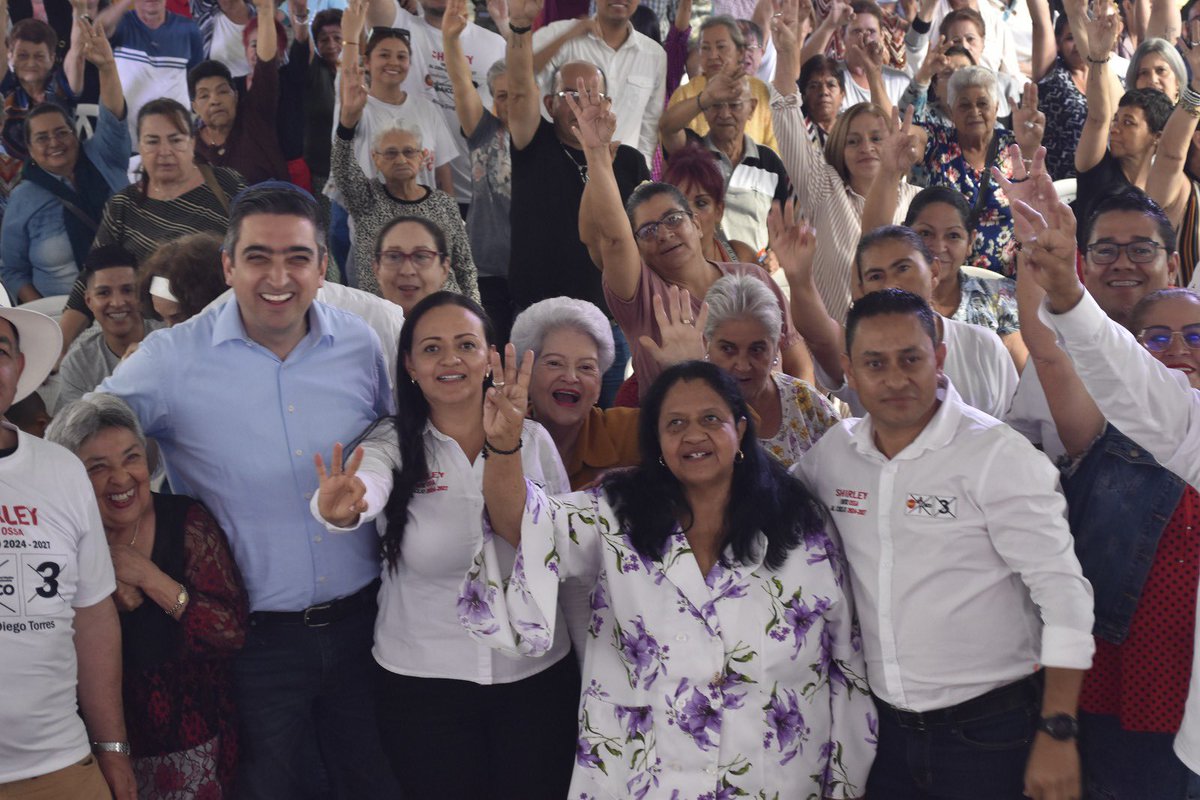 shirleyortizos2's tweet image. #Itagüi con alegria y entusiasmo realizamos nuestro cierre de campaña rodeada de familiares y amigos que deseamos una #ConstrucciónFuturoSocial mais aico 3 @DiegoTItagui