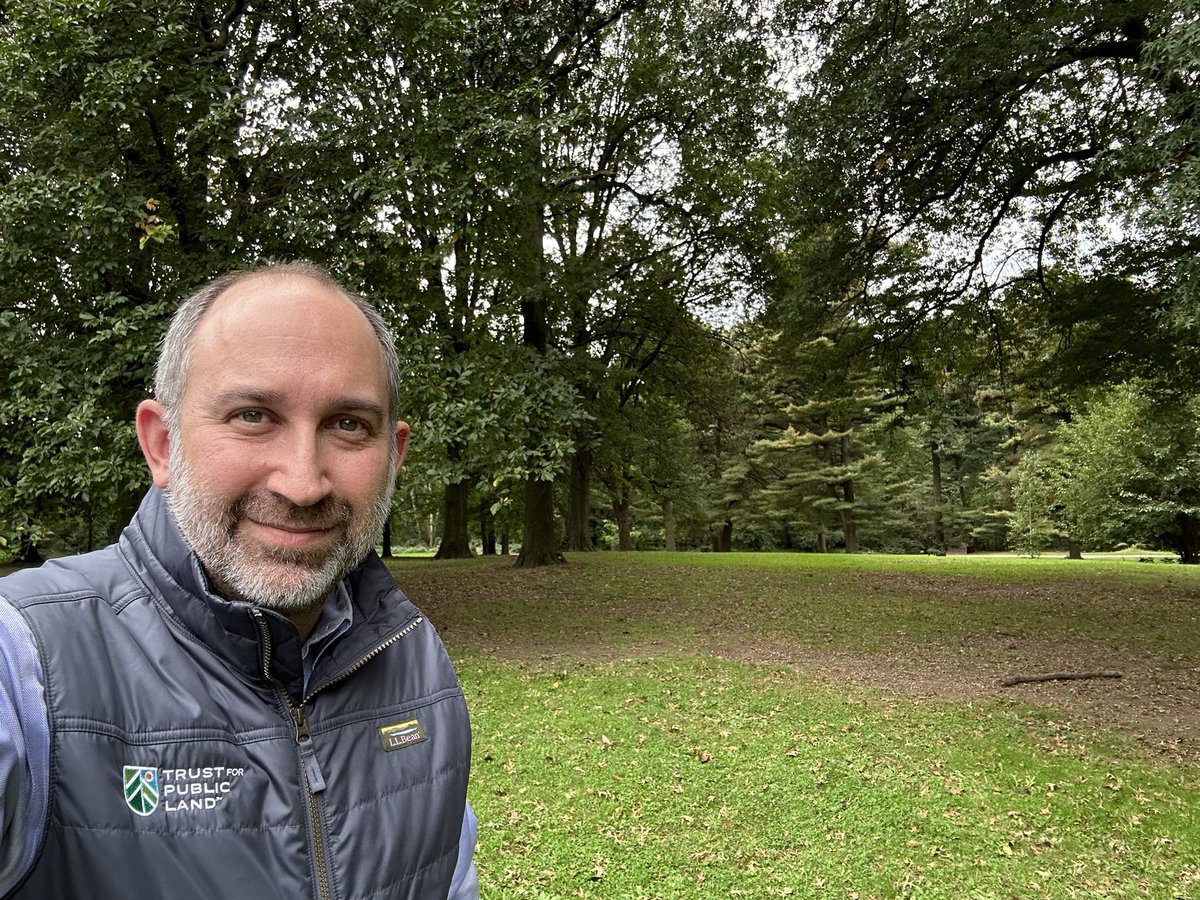 I’m celebrating @tpl_org & @10MinWalk’s National #WalktoAParkDay with a walk to and in #StatenIsland’s Clove Lakes Park, the crown jewel in the Borough of Parks’ “Emerald Empire.”