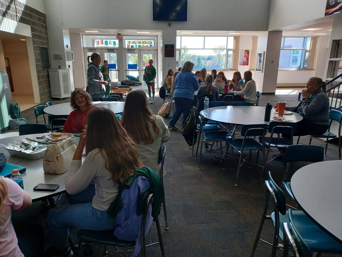 lefeber_josh's tweet image. 🏐 Last 8VB Team Meal! 🏐

Thanks to @mutigers73 and @emily_minton4 for providing!
#SpoofhoundPride