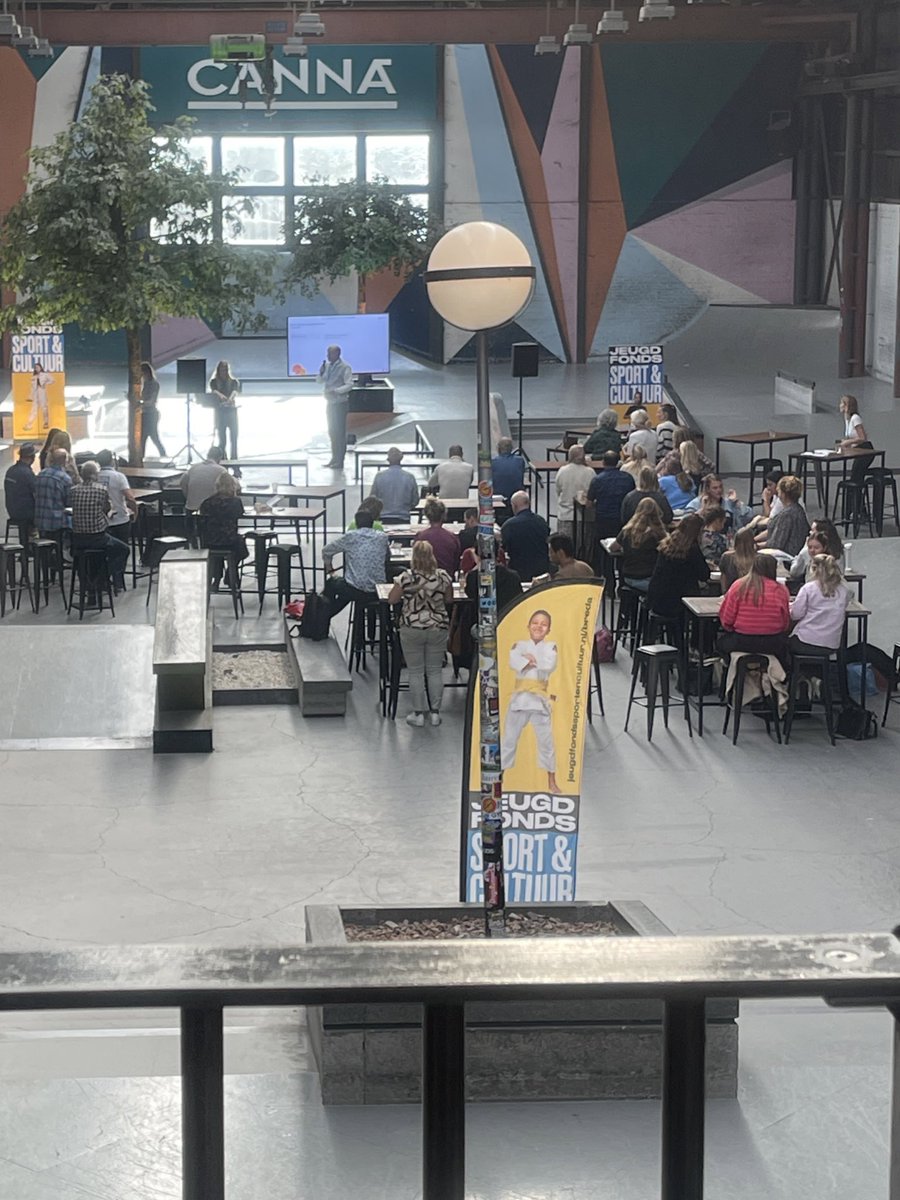 Vandaag hebben wij onze intermediairs in het zonnetje gezet bij skatehal Pier15. #bredabrengthetsamen #10jaarjeugdfondsbreda