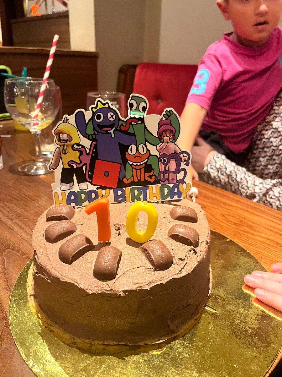 AlphalionRy2's tweet image. My boys birthday cake 🎂🍫the big 10!!Happy Birthday to the best boy ever!! 💙#autisticson #Kind #Birthday