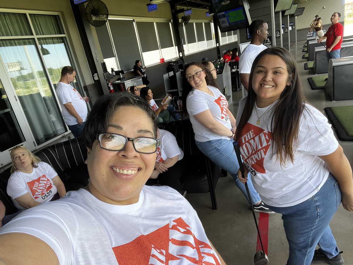 VelozElizabeth's tweet photo. Team Building with the @0529Homedepot  crew
It was a blast https://t.co/aBqItA75oJ