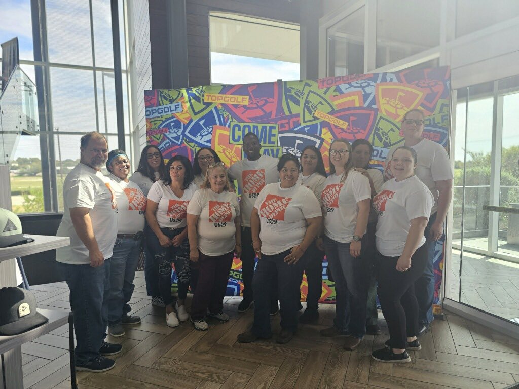 VelozElizabeth's tweet photo. Team Building with the @0529Homedepot  crew
It was a blast https://t.co/aBqItA75oJ