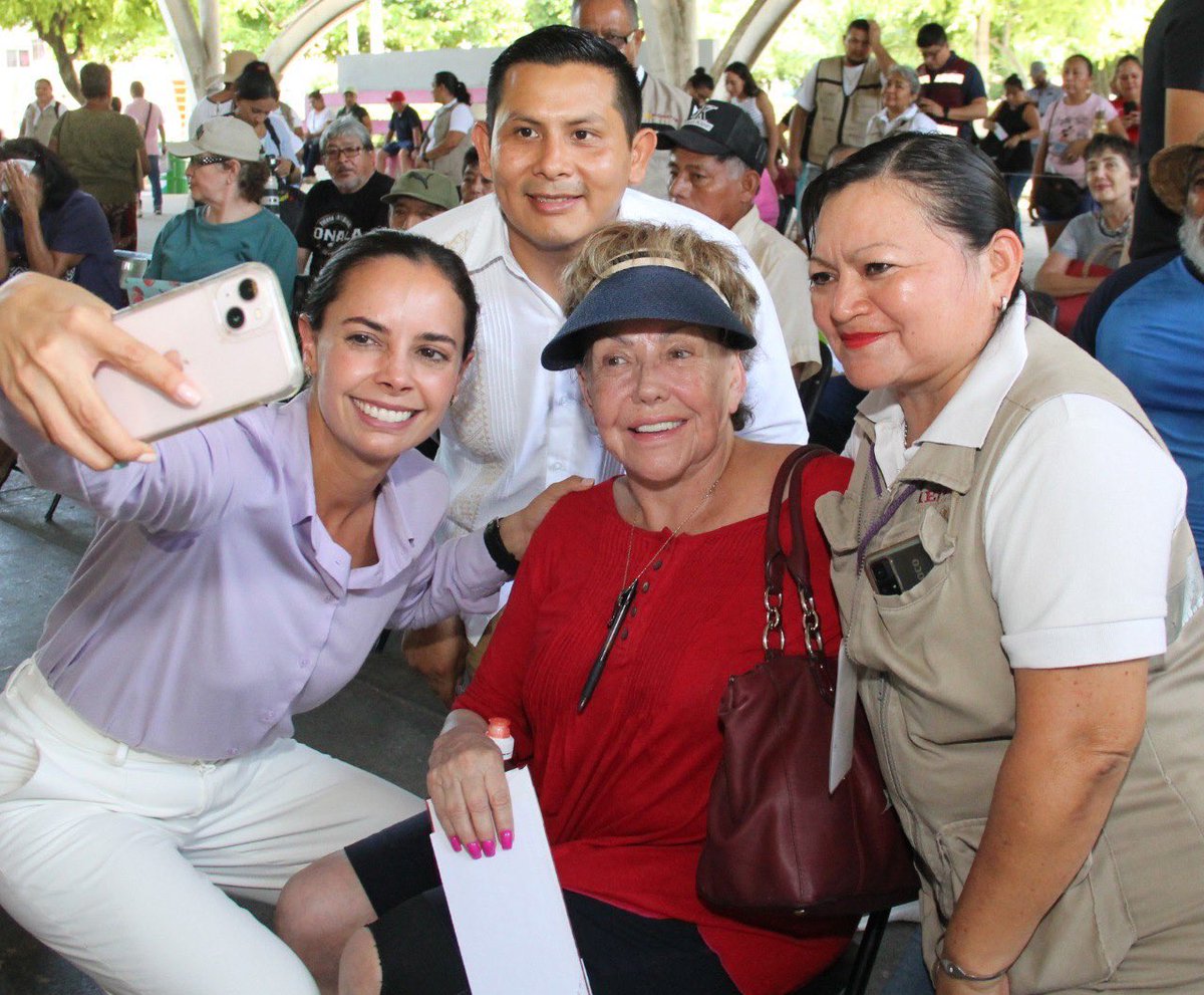 anapatyp's tweet photo. Con el Programa Pensión para el Bienestar a los Adultos Mayores reducimos los rezagos y las brechas de desigualdad.

Gracias a todo el equipo de Bienestar Quintana Roo por hacer justicia social porque #CancúnNosUne para  #SeguirTransformando https://t.co/VYnmQnnhPx