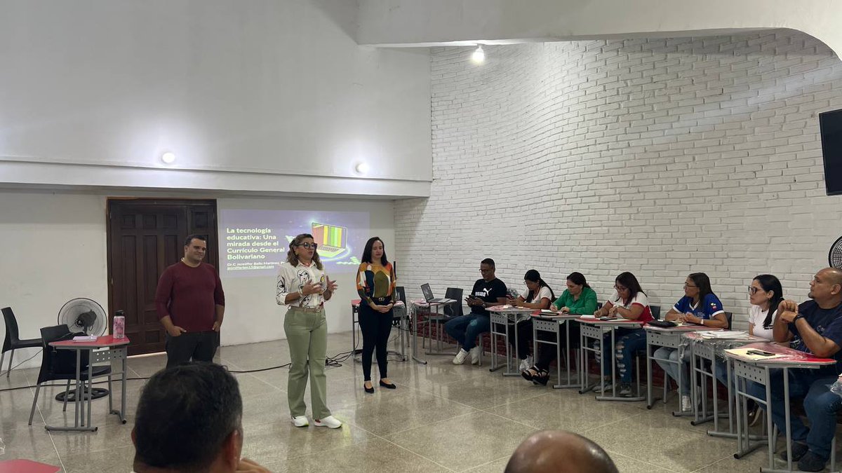 Fundabit_'s tweet photo. #EnFotos|| Cumpliendo con el cronograma del II Encuentro Nacional de Coordinadores para la Transformación Digital, recibimos a Jennifer Bello de la hermana Rep. De Cuba, con su ponencia "La tecnología educativa: una mirada desde el curriculum general Bolivariano".
#SomosFundabit https://t.co/41L6ghL2dd