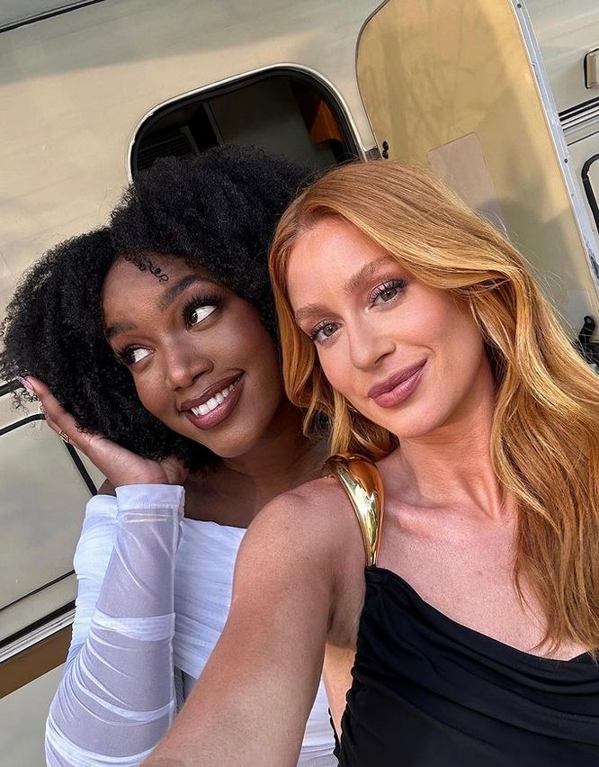 nossafm973's tweet photo. O QUE É ISSO BRASIL: Marina Ruy Barbosa e IZA se encontraram nesta terça-feira (10) e deixaram os seguidores encantados com tanta beleza em uma foto nas redes da atriz. É beleza que não acaba mais!
#MarinaRuyBarbosa #IZA #Maravilhosas https://t.co/R3snxGU6ia
