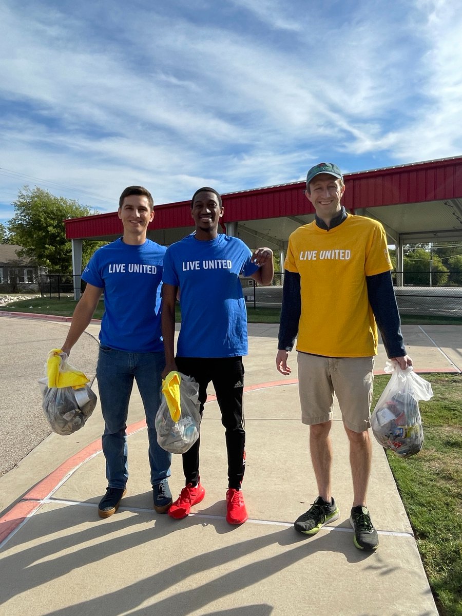 bcmhouston's tweet photo. Baylor College of Medicine students at both our Houston and Temple campuses shared their time and talents by volunteering in their communities as part of Matthew Carter Service Day. View more photos on our Facebook page: https://t.co/VGQU79Bpzy #BCMStudents https://t.co/a1rKyYdZwJ