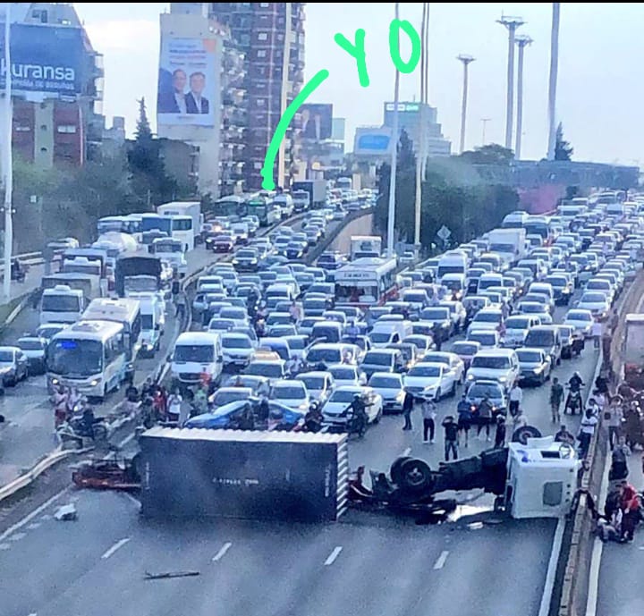 ericacleppe's tweet photo. @solotransito @aleginart Yo en el 28 https://t.co/OBIv9NwGzy