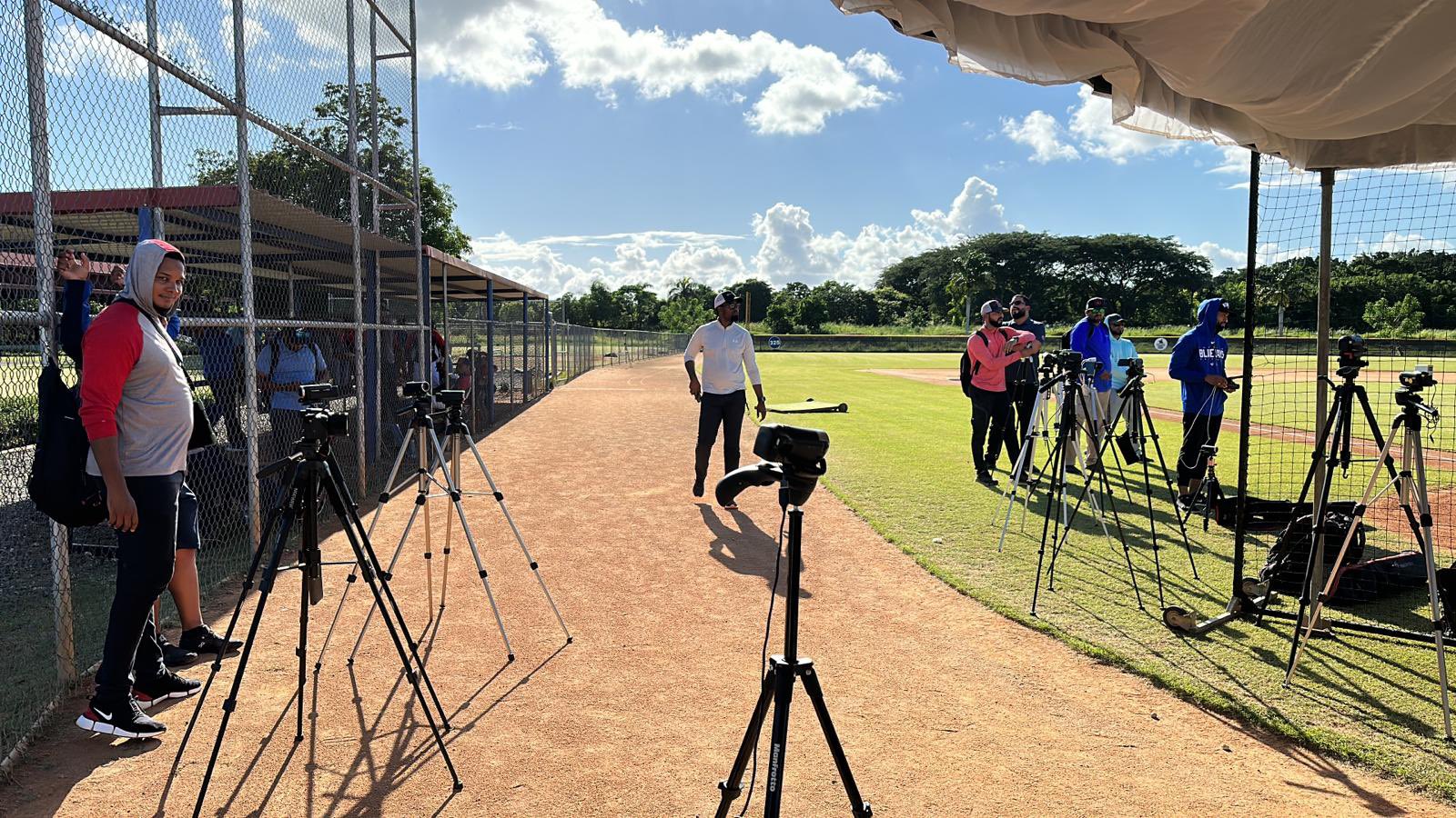 [情報] 超過15隊去看Yariel Rodriguez的測試會