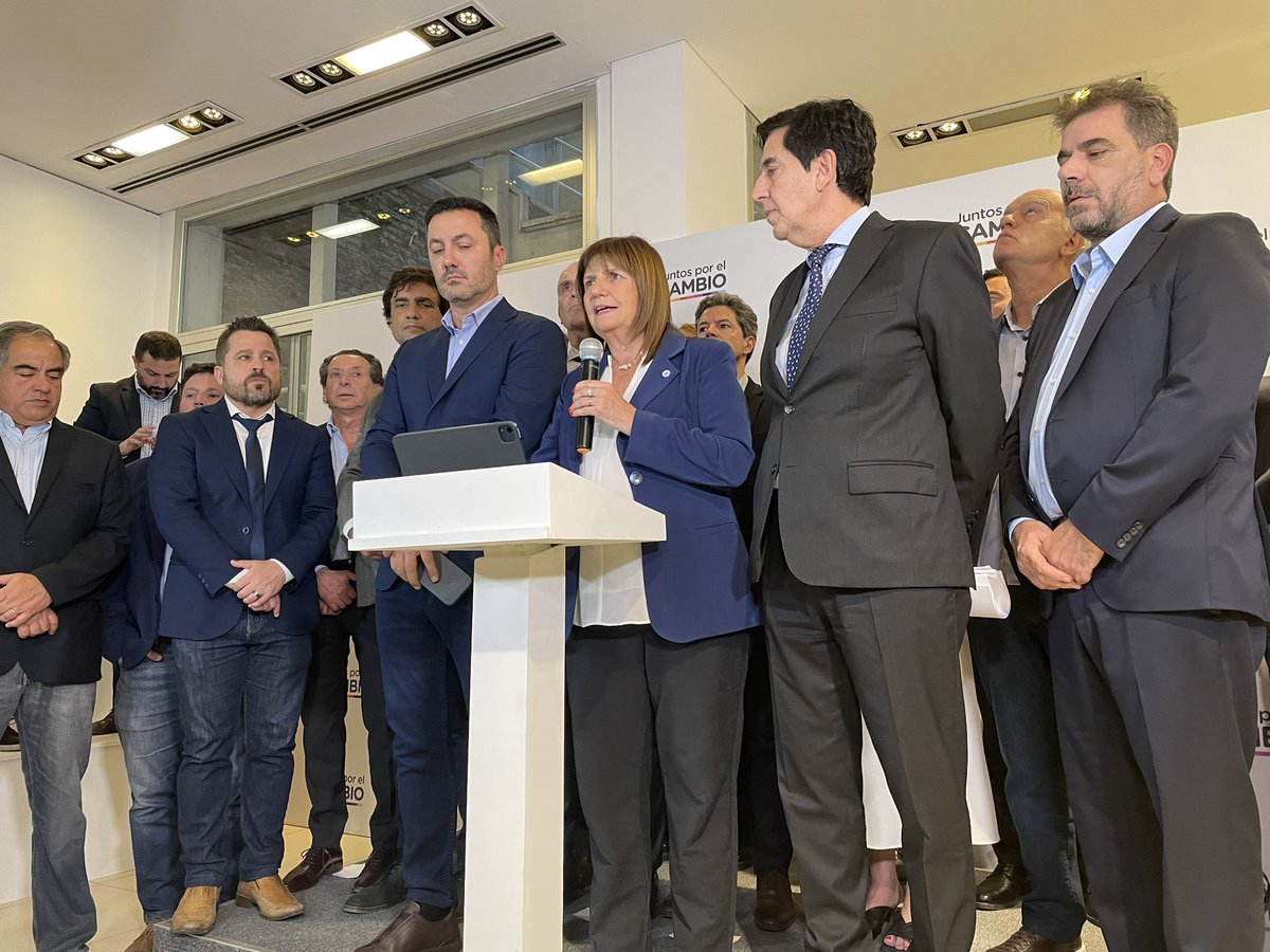dievalen's tweet photo. Somos los únicos con el equipo y la responsabilidad para sacar al país de la crisis económica. @PatoBullrich https://t.co/6377lZiz3W