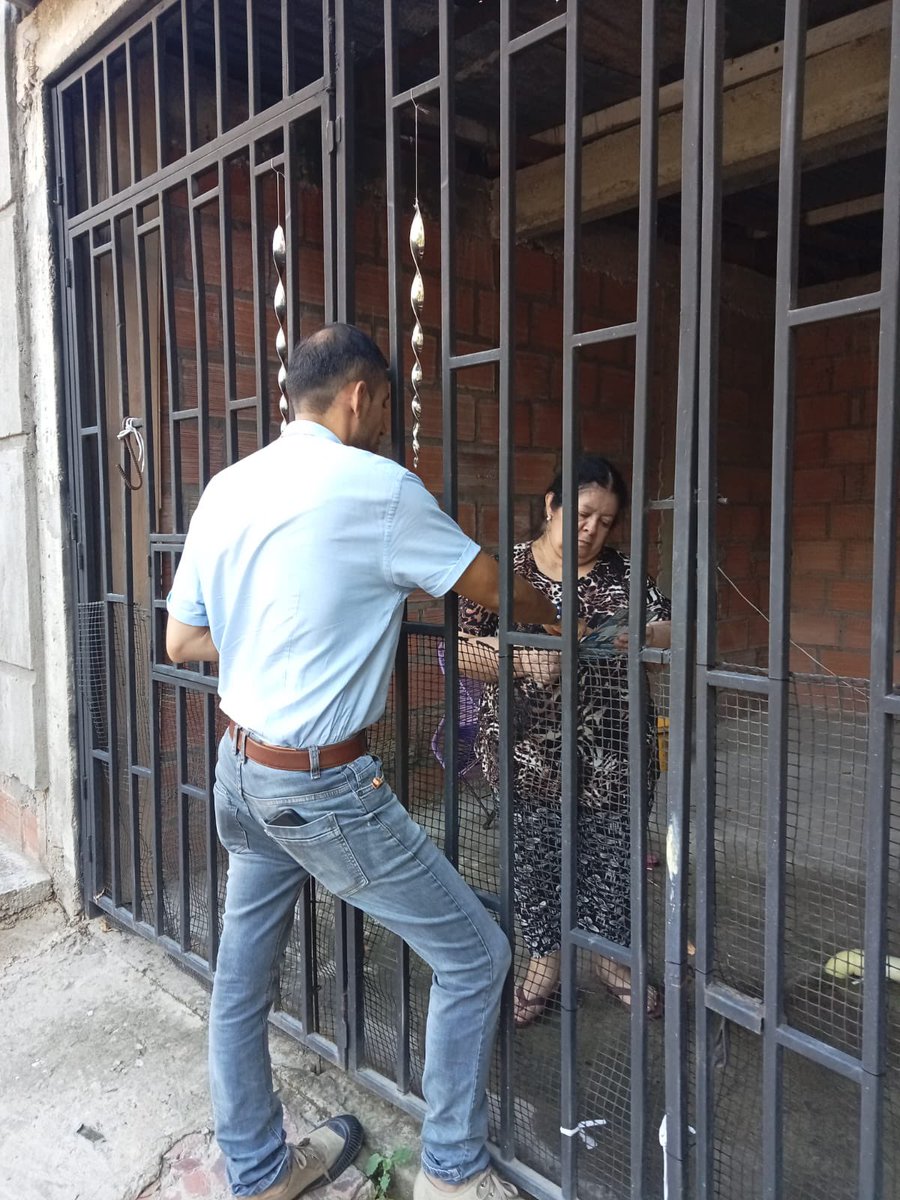 MiguelCarrillo_'s tweet photo. Seguimos puerta a puerta en el barrio Santa Rosa de Lima en Los Patios, dando a conocer este proyecto ♥️ https://t.co/3tZPNamjgb